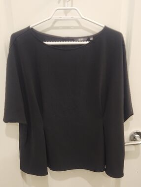 Uniqlo Black Women's Short-Sleeve Blouse Size XL